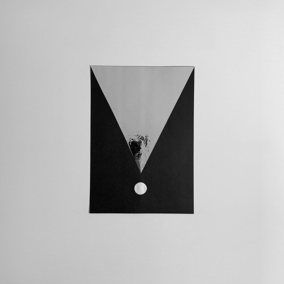 SILVER UNIVERSE BLACK PAPER LIGHT POINT