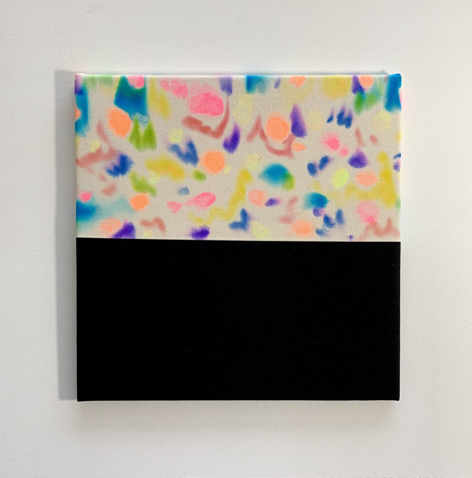 BLACK COLOR CONTRAST I 40CM