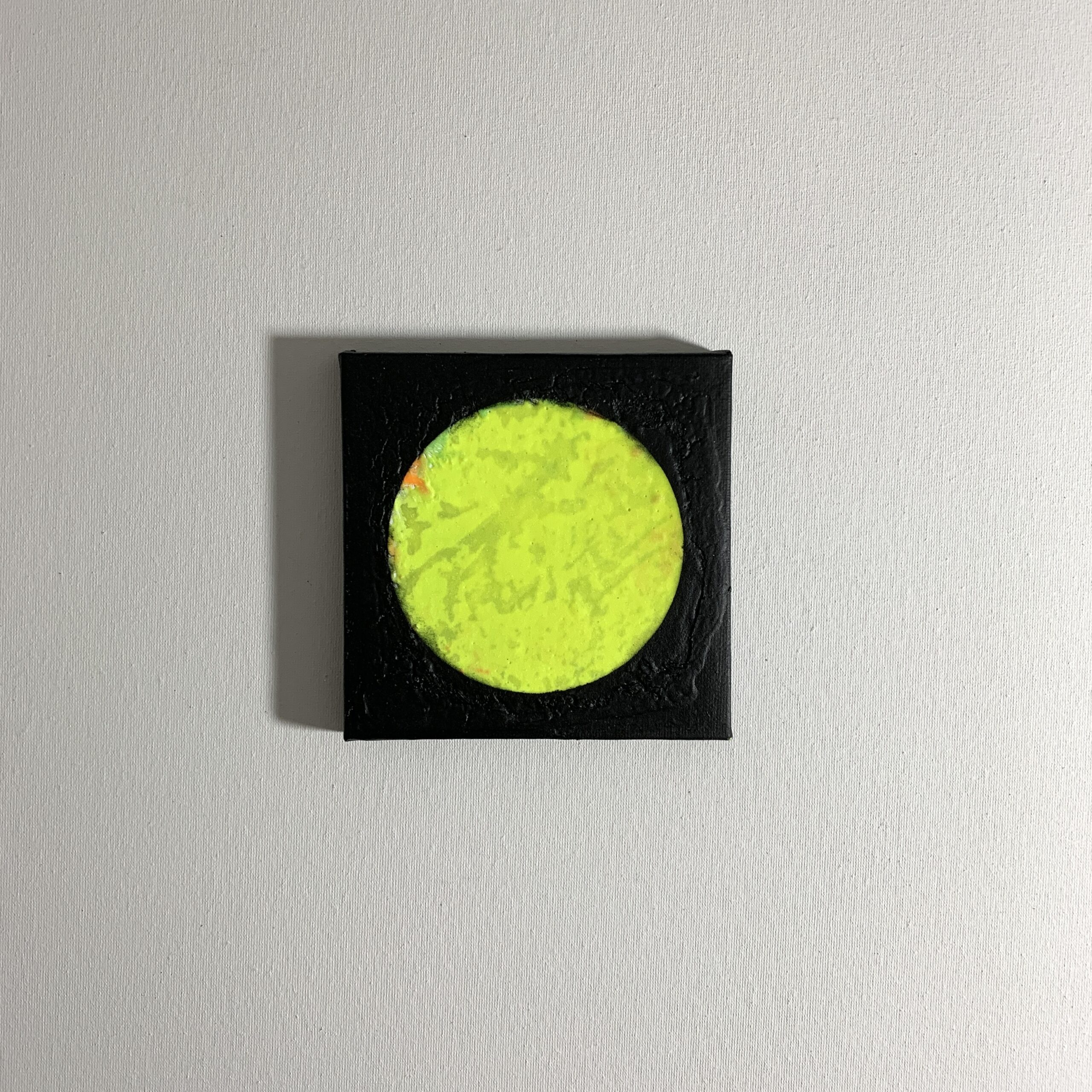FOSFOR CIRCLE NEON YELLOW 15x1x15CM